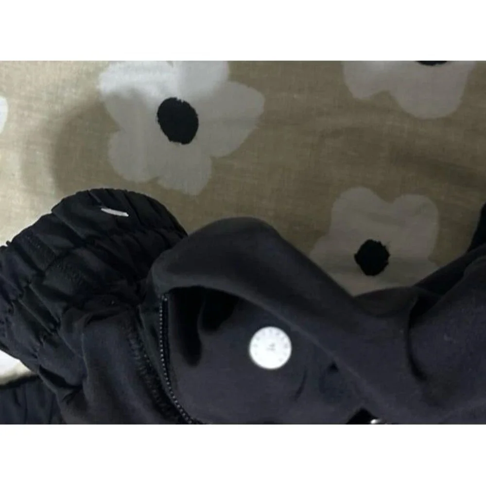 Lululemon hotty hot black shorts